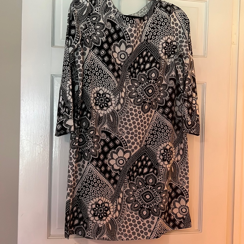 LOFT black and white paisley/floral shift dress-SOLD!